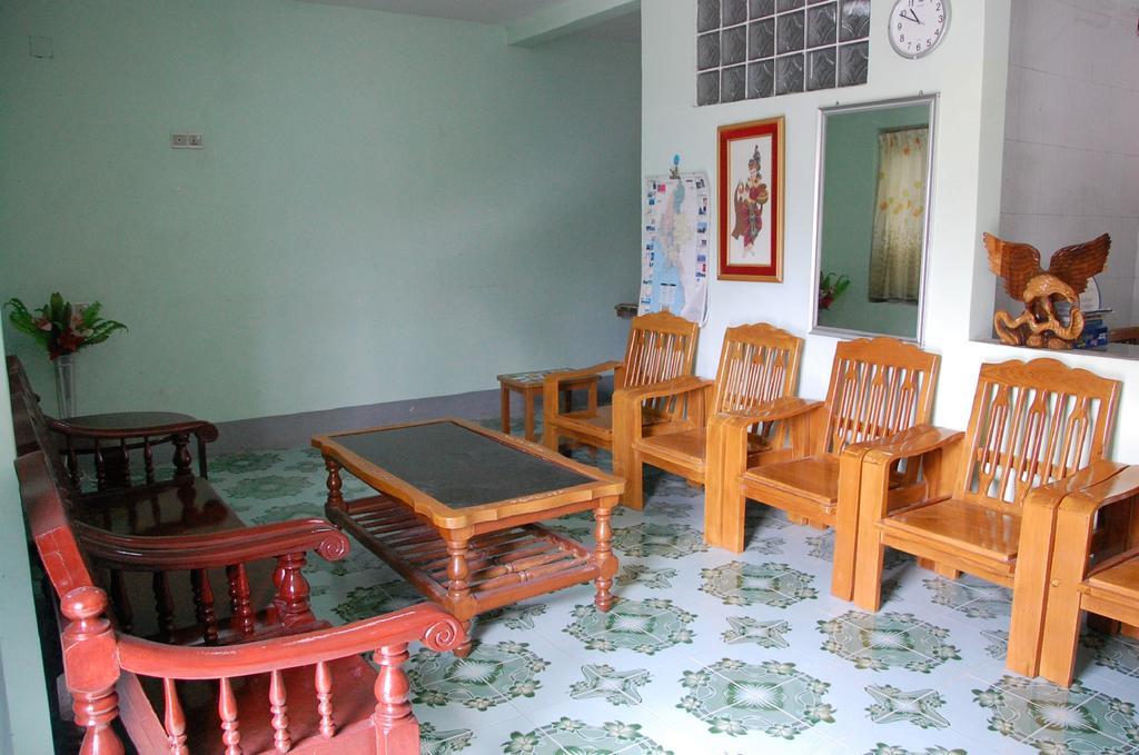 Dormitory @ Golden Kalaw Hotel Exterior photo